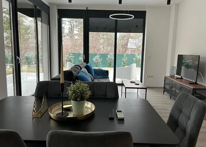 Fenyvesliget * バラトンフェニヴェシュ